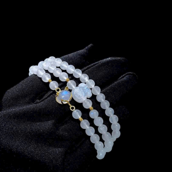 Vòng Tay Phong Thủy Moonstone Mix Vàng 10K – Ánh Trăng Dịu Dàng Đánh Thức Nữ Tính Bên Trong - Ảnh 4